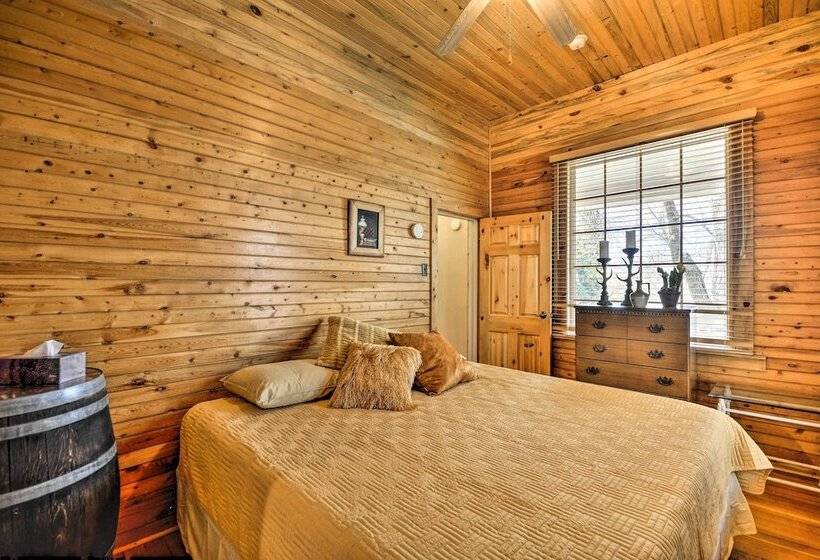 Pet Friendly Cody Home Walk To Main Street!