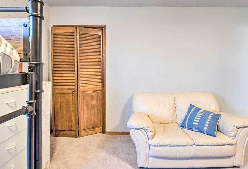 Pet Friendly Rockaway Beach Home W/ Fire Pit!