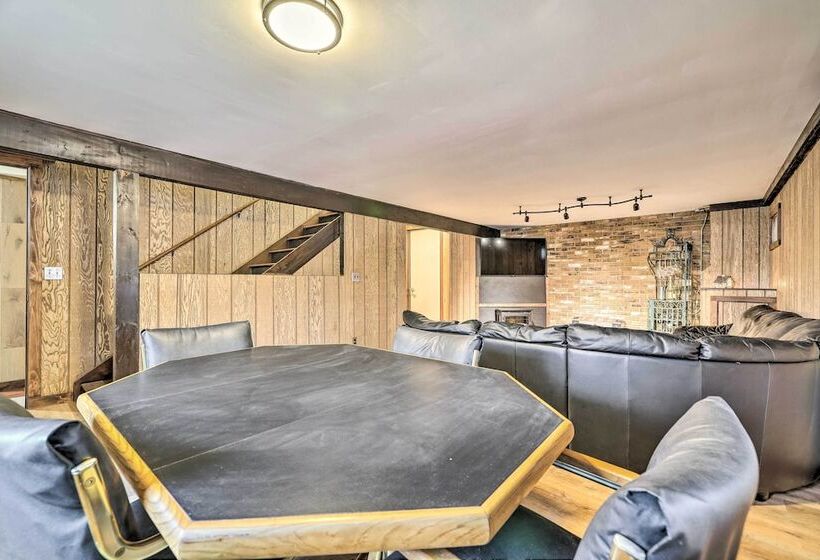 Poconos Vacation Home W/ Deck & Fire Pit