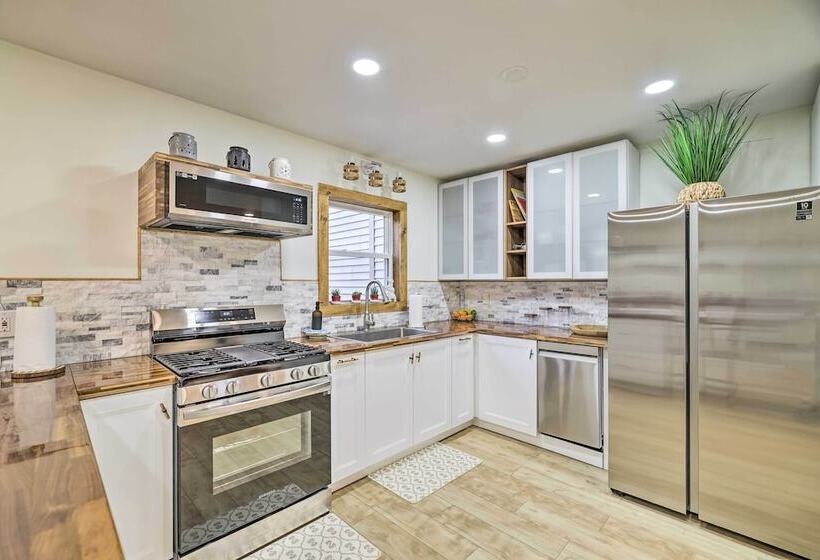 Poconos Vacation Home W/ Deck & Fire Pit