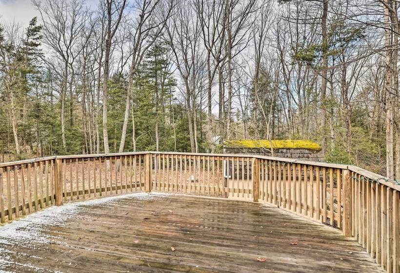 Poconos Vacation Home W/ Deck & Fire Pit