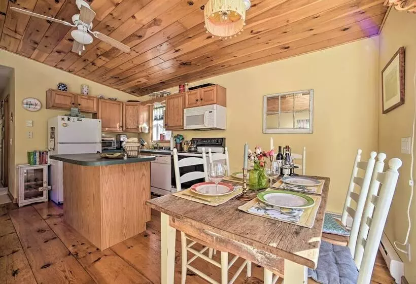 Private 7 Acre Retreat: On Site Pond, Streams