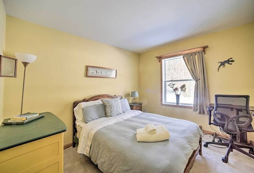 Private 7 Acre Retreat: On Site Pond, Streams