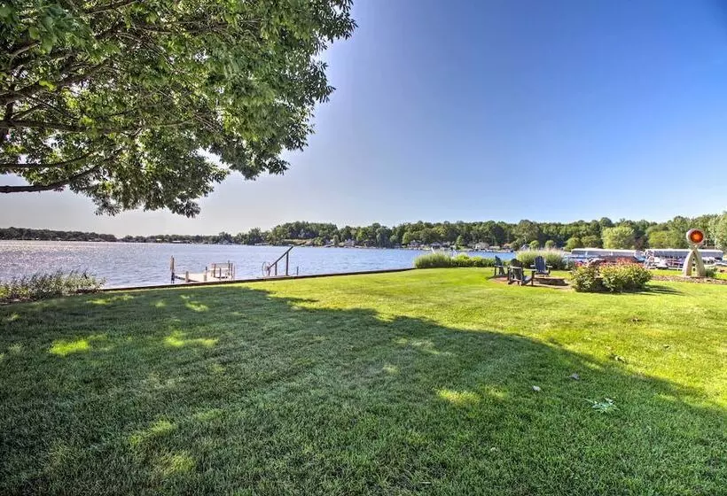 Benton Harbor Lake House W/ Dock & Fire Pit!