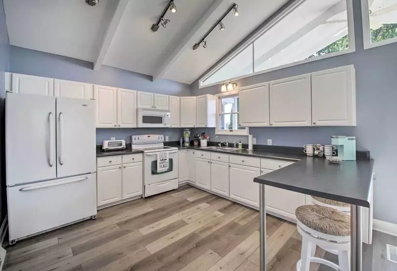 Benton Harbor Lake House W/ Dock & Fire Pit!