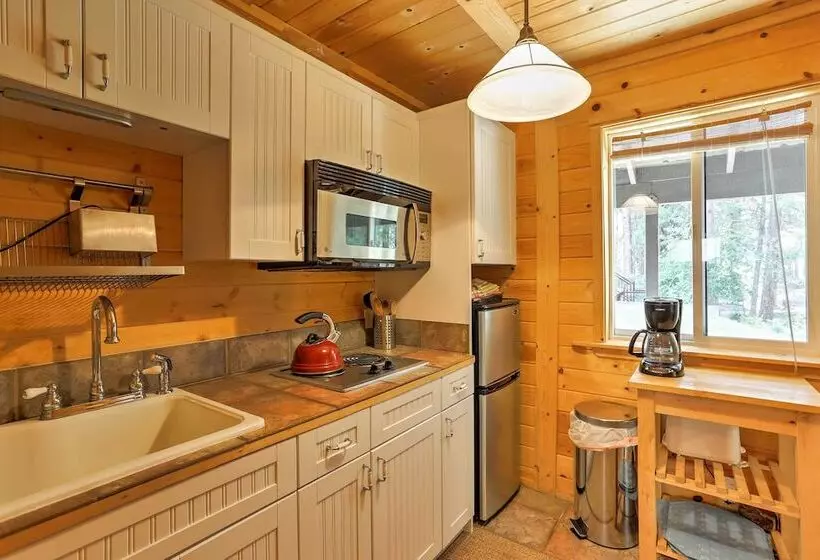 Romantic Riverfront Cottage   1 Mile To Winthrop!