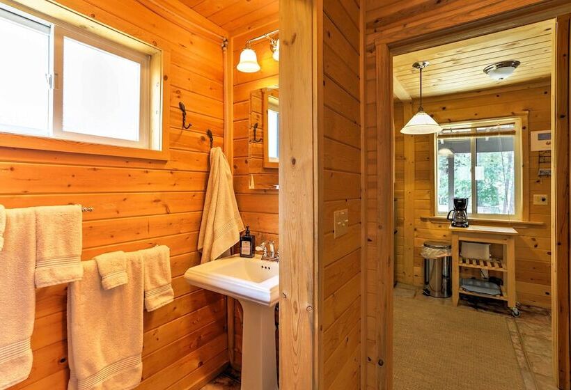 Romantic Riverfront Cottage   1 Mile To Winthrop!