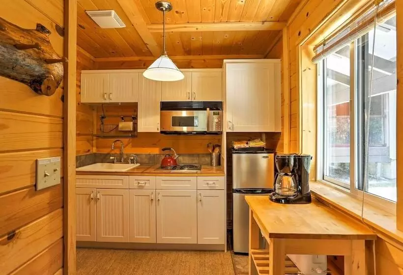 Romantic Riverfront Cottage   1 Mile To Winthrop!