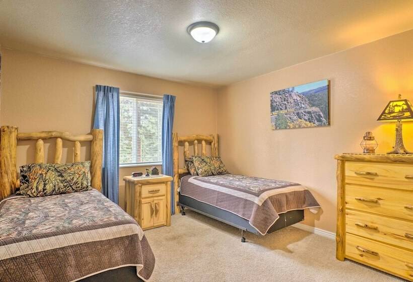 Secluded Woodland Park Home Hike & Bike!