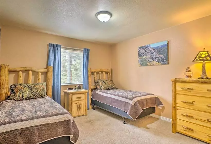 Secluded Woodland Park Home   Hike & Bike!