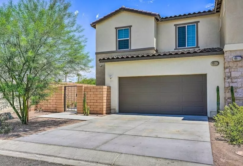 Serene Oasis Lakeside Living: 6 Mi To Coachella!