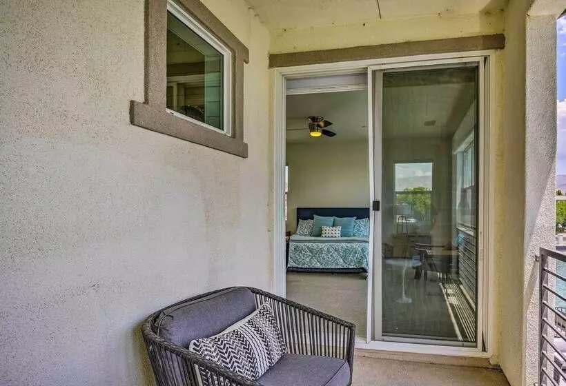 Serene Oasis Lakeside Living: 6 Mi To Coachella!