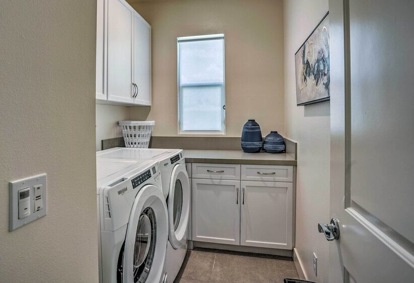 Serene Oasis   Lakeside Living: 6 Mi To Coachella!