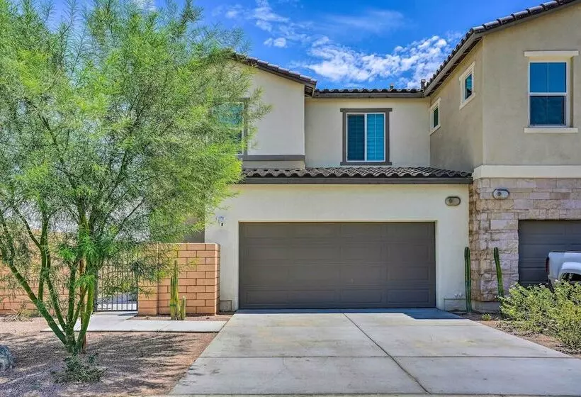 Serene Oasis Lakeside Living: 6 Mi To Coachella!