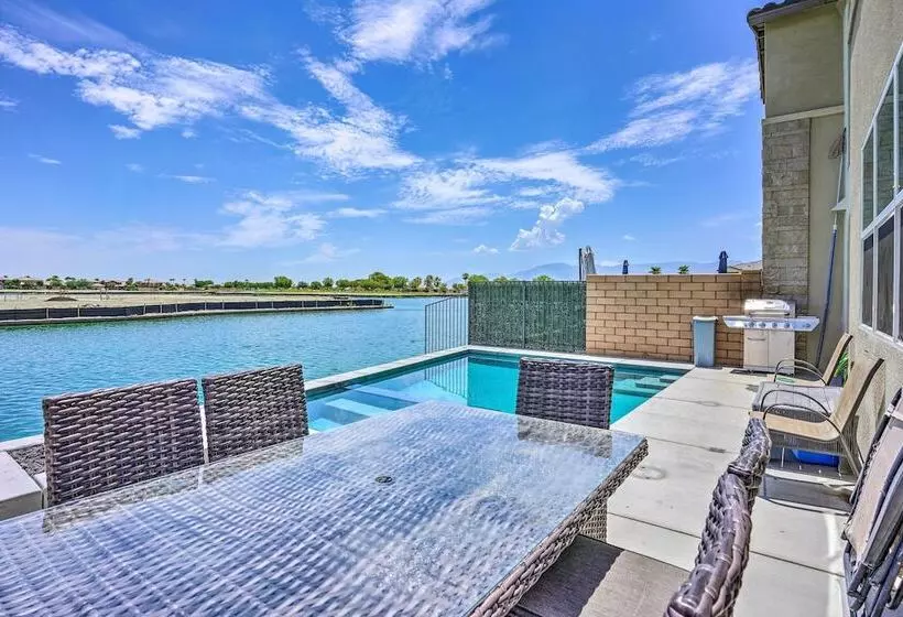 Serene Oasis Lakeside Living: 6 Mi To Coachella!