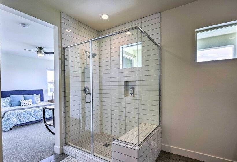 Serene Oasis   Lakeside Living: 6 Mi To Coachella!