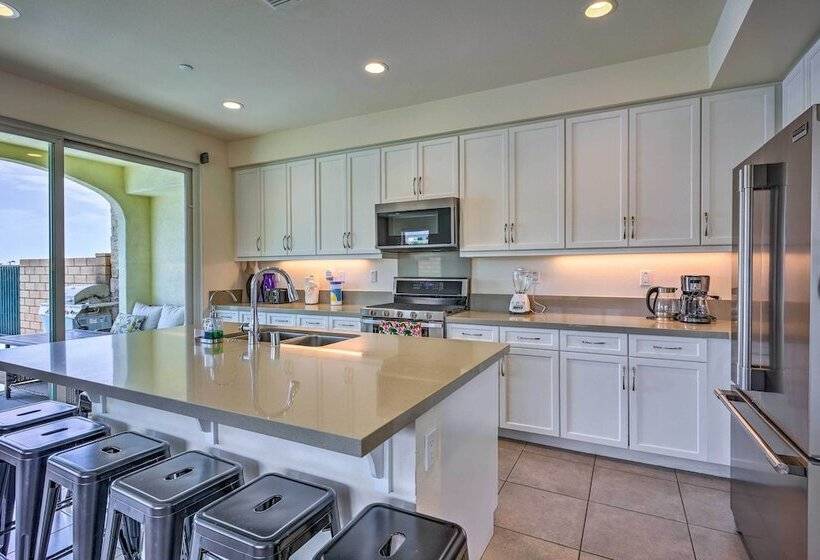 Serene Oasis   Lakeside Living: 6 Mi To Coachella!