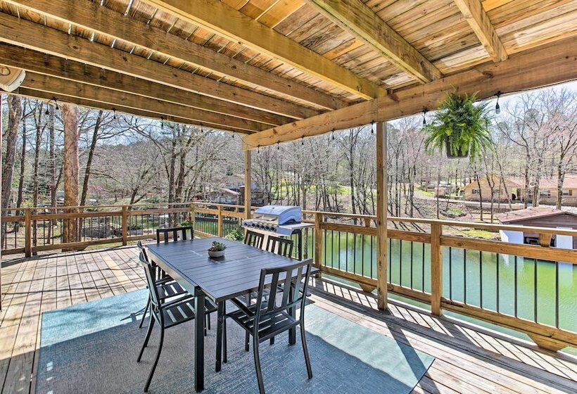 Home On Lake Catherine W/ Dock & Fire Pit