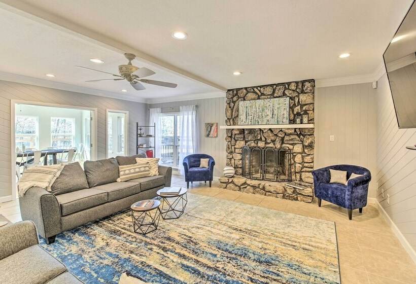 Home On Lake Catherine W/ Dock & Fire Pit