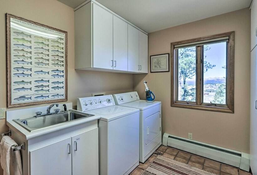 Spacious Pagosa Springs Retreat W/ Mtn Views!