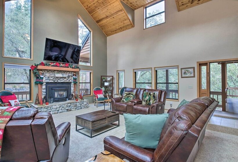 Spacious Pine Mountain Club Cabin W/ Fire Pit