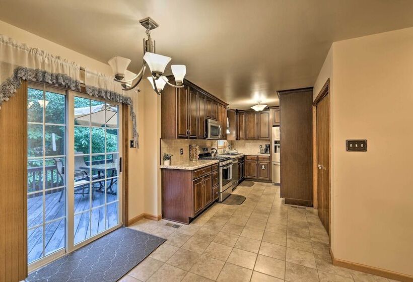 Spacious Tobyhanna Home W/ Lake Access & Fire Pit!