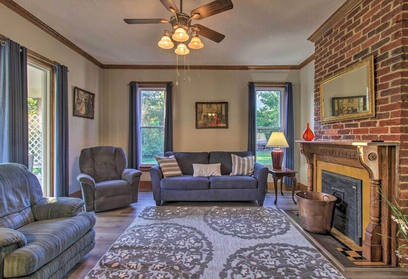 Spacious Virginia Retreat W/ Mountain Views