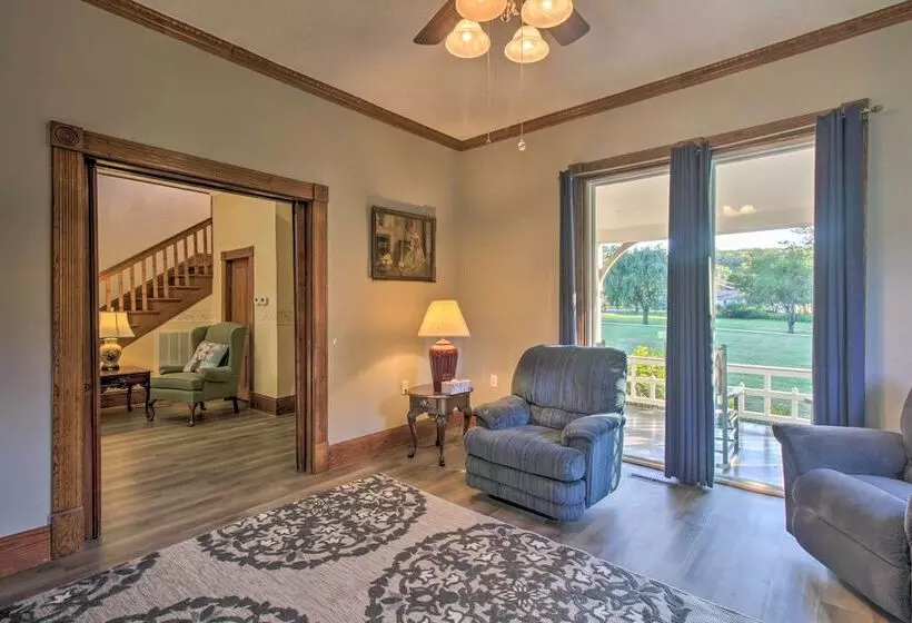 Spacious Virginia Retreat W/ Mountain Views