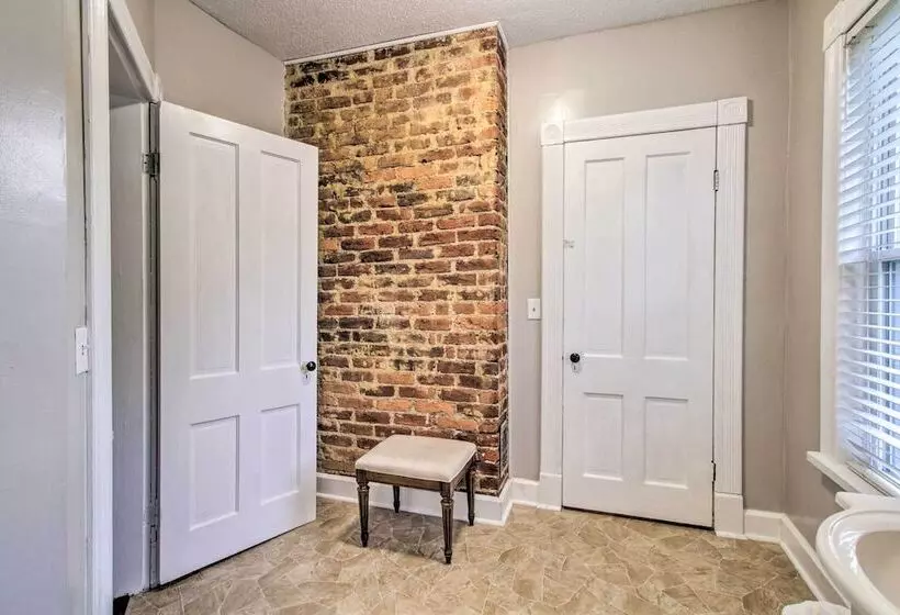 Spacious Virginia Retreat W/ Mountain Views