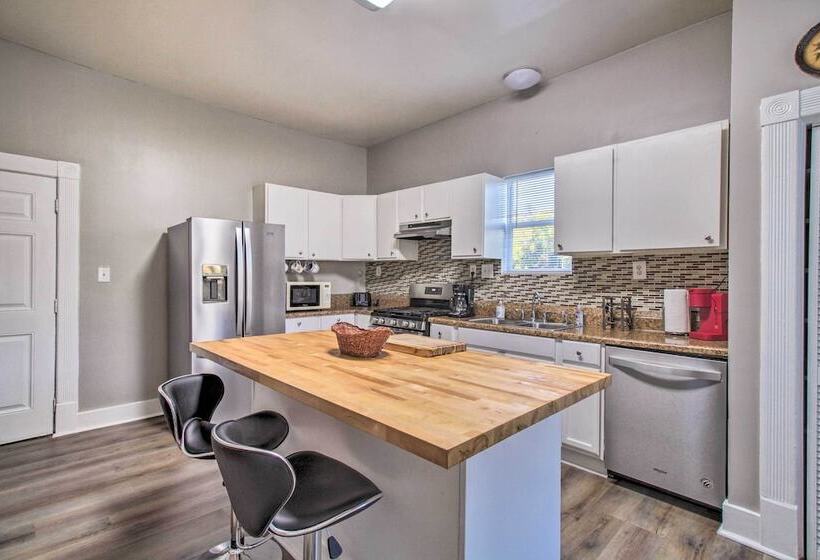 Spacious Virginia Retreat W/ Mountain Views