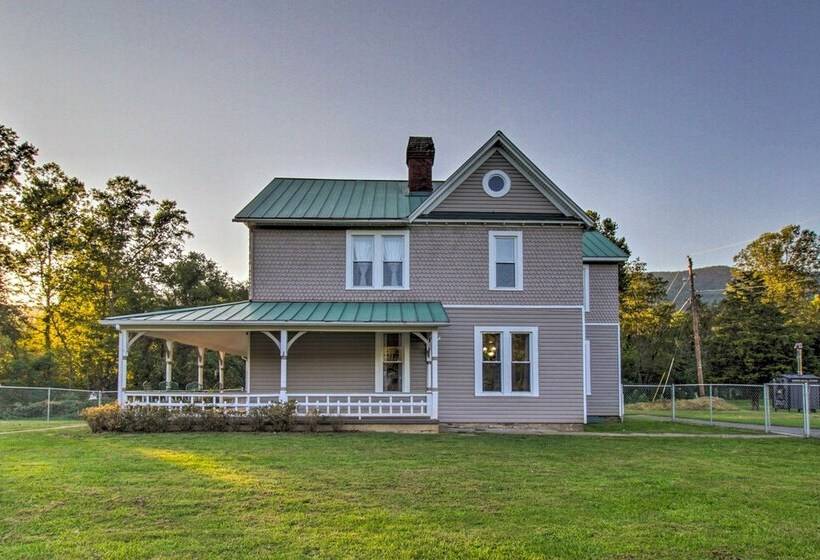Spacious Virginia Retreat W/ Mountain Views