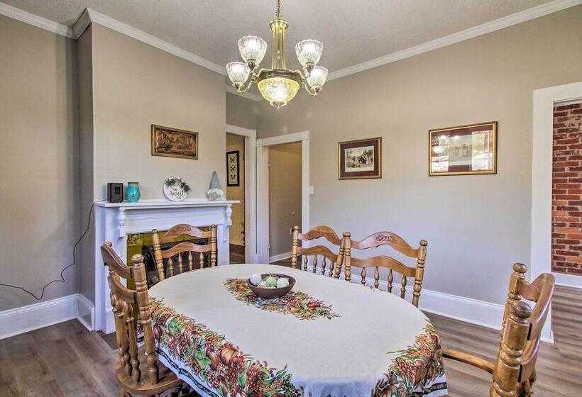 Spacious Virginia Retreat W/ Mountain Views