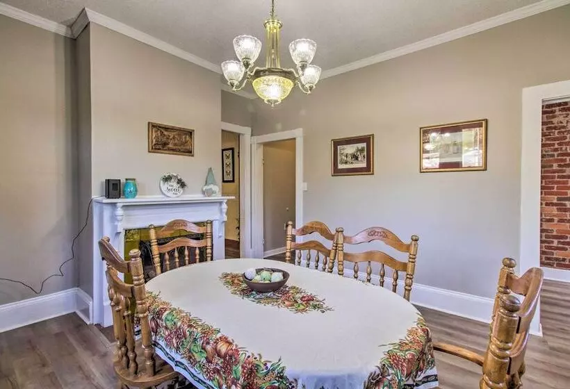 Spacious Virginia Retreat W/ Mountain Views