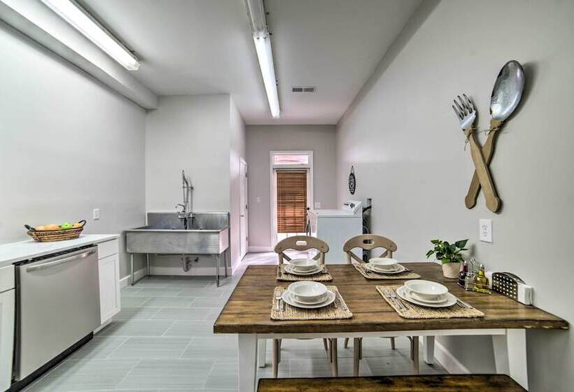 Starkvegas Clubhouse ~ 2 Mi To Msu Campus!