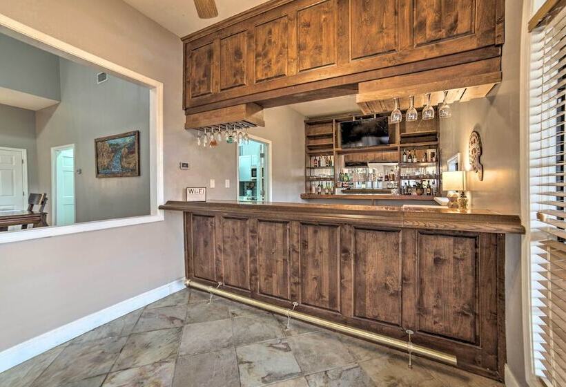 Starkvegas Clubhouse ~ 2 Mi To Msu Campus!