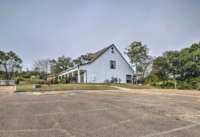 Starkvegas Clubhouse ~ 2 Mi To Msu Campus!