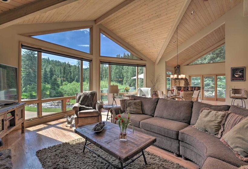 Stunning Mtn Views, Private Stream: Evergreen Gem!