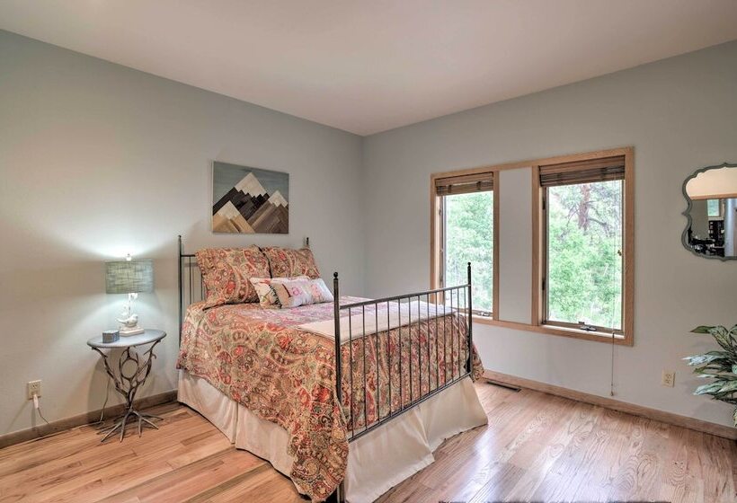 Stunning Mtn Views, Private Stream: Evergreen Gem!