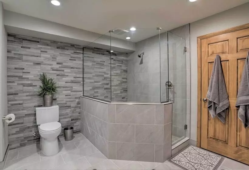 Stunning Mtn Views, Private Stream: Evergreen Gem!