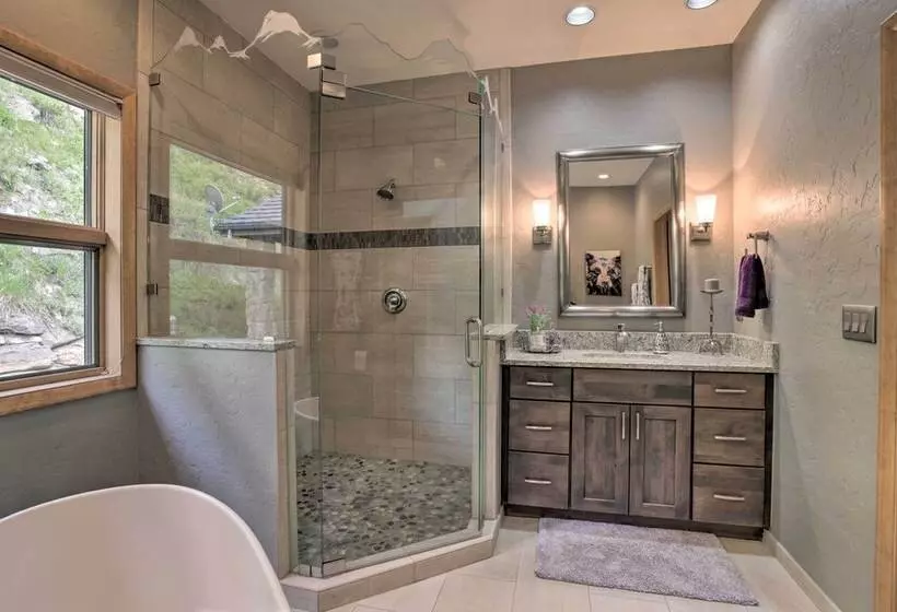 Stunning Mtn Views, Private Stream: Evergreen Gem!