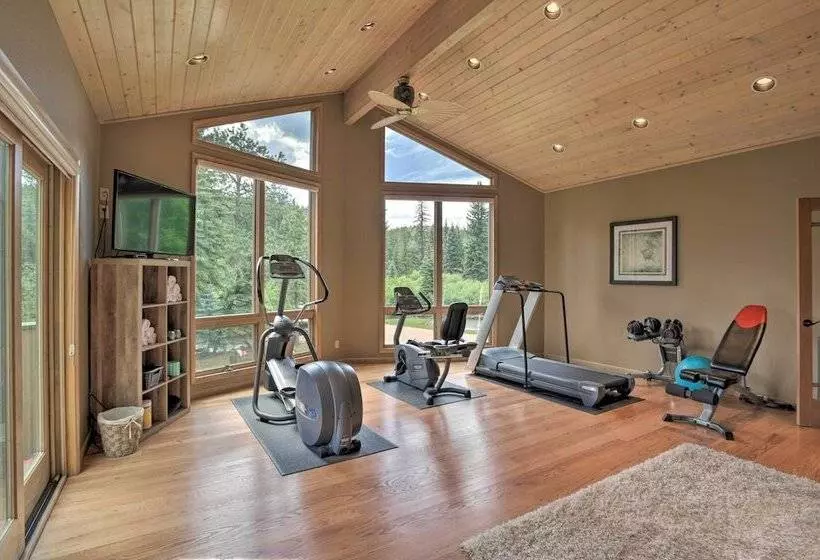 Stunning Mtn Views, Private Stream: Evergreen Gem!