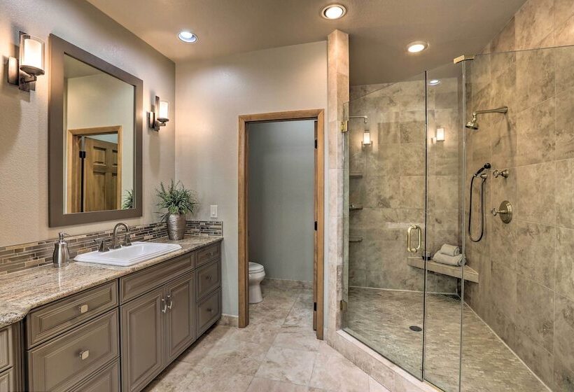 Stunning Mtn Views, Private Stream: Evergreen Gem!