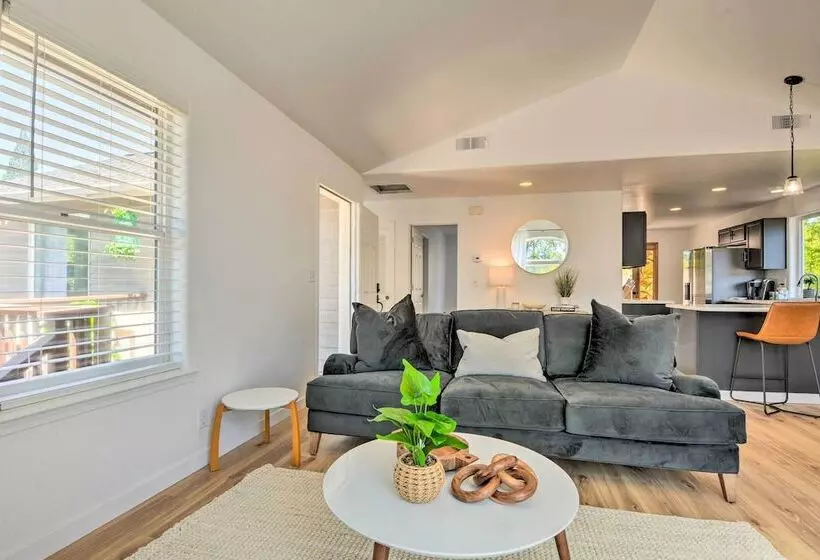 Sunny Grants Pass Home Near Parks & Breweries!