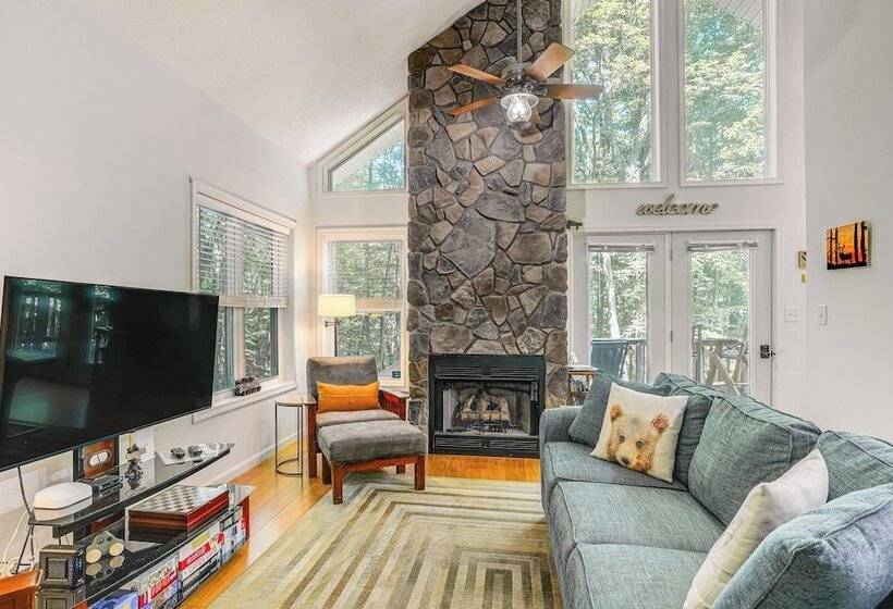 Cabin W/ Deck & Screened In Porch In New Market!