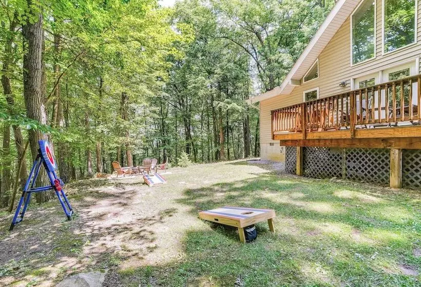Cabin W/ Deck & Screened In Porch In New Market!