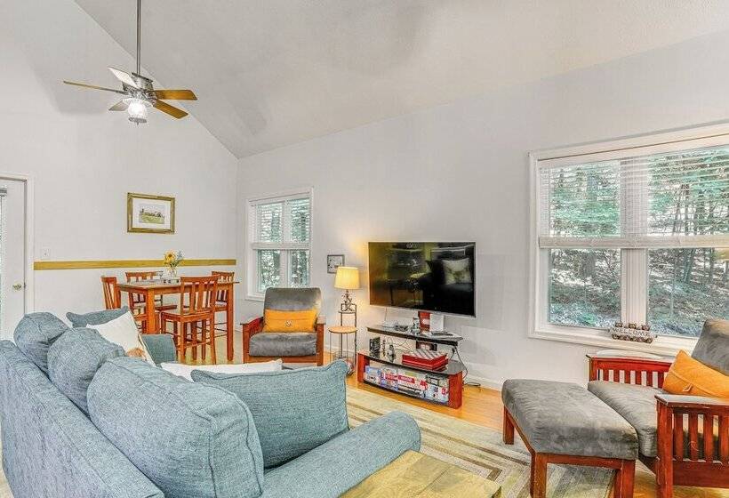 Cabin W/ Deck & Screened In Porch In New Market!