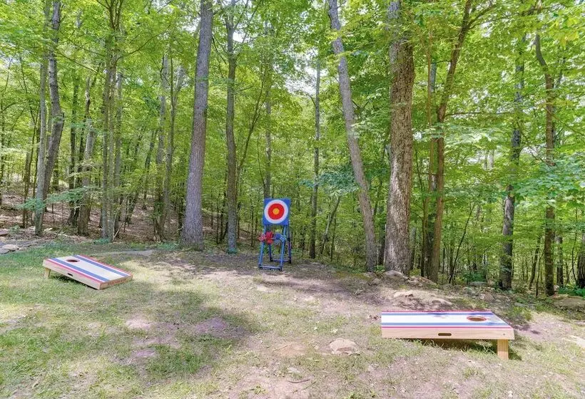 Cabin W/ Deck & Screened In Porch In New Market!