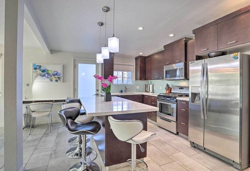 Ultra Secluded Home: Private Pool & Security Gate