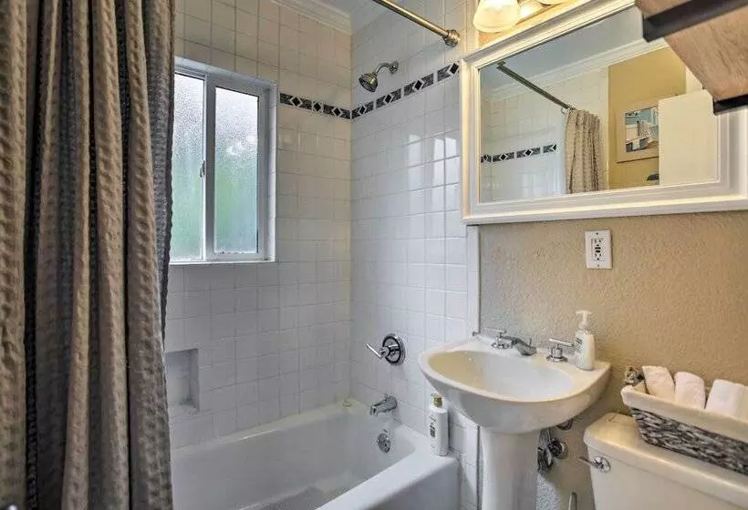 Walk To Dtwn Littleton: Updated Pet Friendly Home