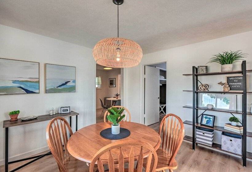 Updated Traverse City Home Steps To Bay!